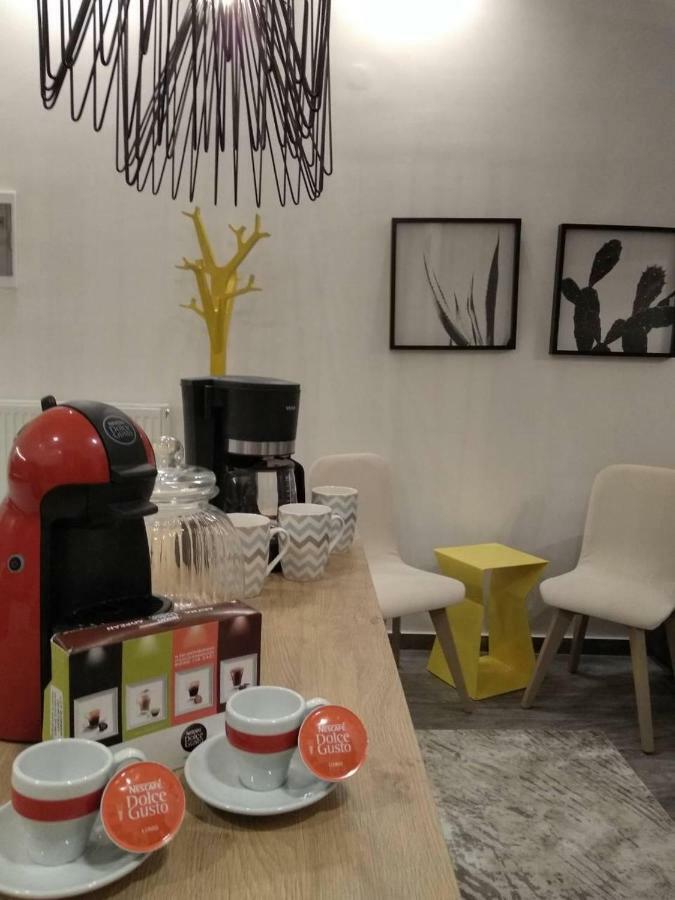 Alpinia N Lotus Apts. Tesalonika Bagian luar foto
