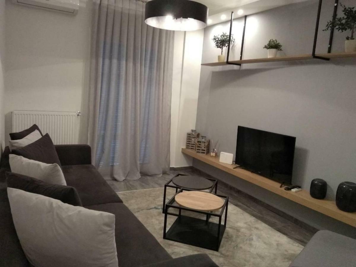 Alpinia N Lotus Apts. Tesalonika Bagian luar foto