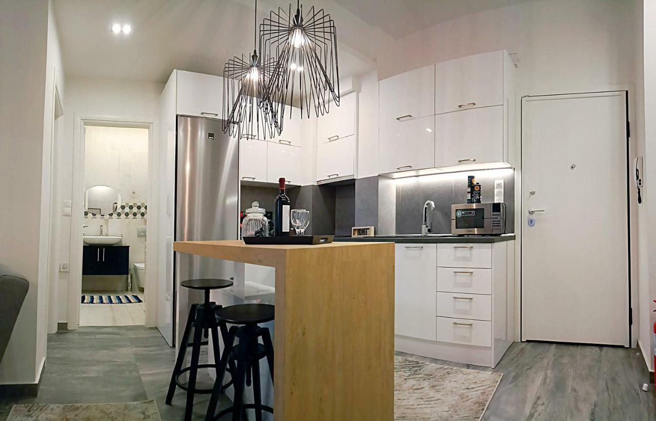 Alpinia N Lotus Apts. Tesalonika Bagian luar foto